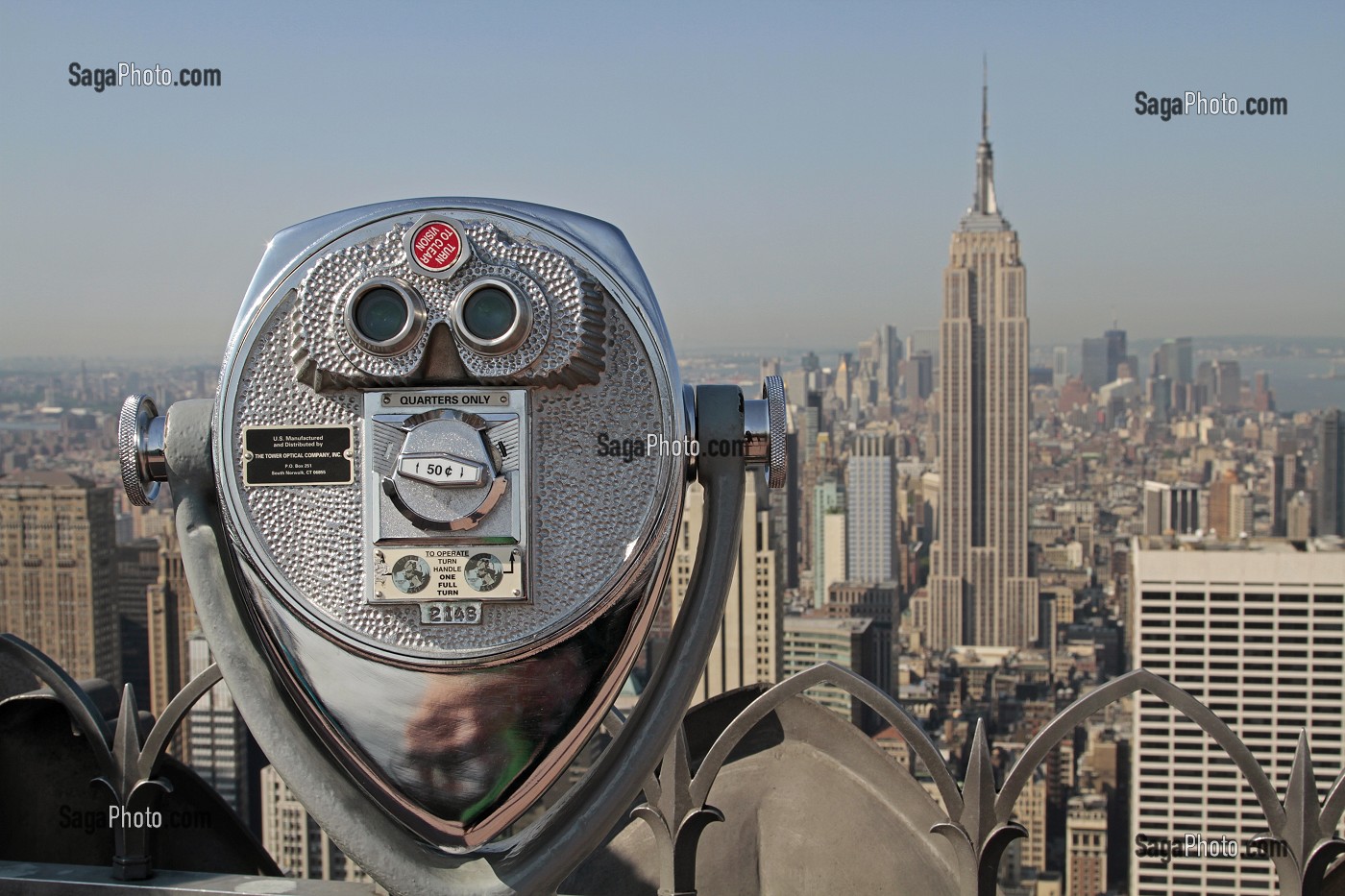 EMPIRE STATE BUILDING ET JUMELLES D'OBSERVATION DU TOP OF THE ROCK, TERRASSE PANORAMIQUE DU EG BUILDING, ROCKEFELLER CENTER, QUARTIER DE MIDTOWN, MANHATTAN, NEW YORK CITY, ETAT DE NEW YORK, ETATS-UNIS 