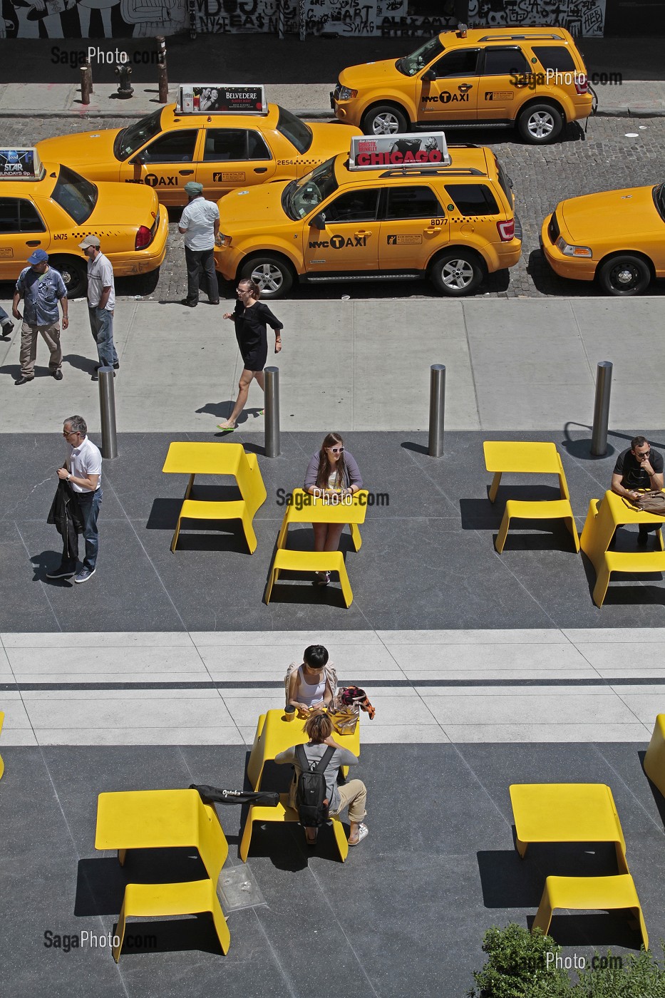 TERRASSE DE RESTAURANT PRES D'UNE STATION DE TAXIS NEW-YORKAIS, MEATPACKING DISTRICT, MANHATTAN, NEW YORK CITY, ETAT DE NEW YORK, ETATS-UNIS 
