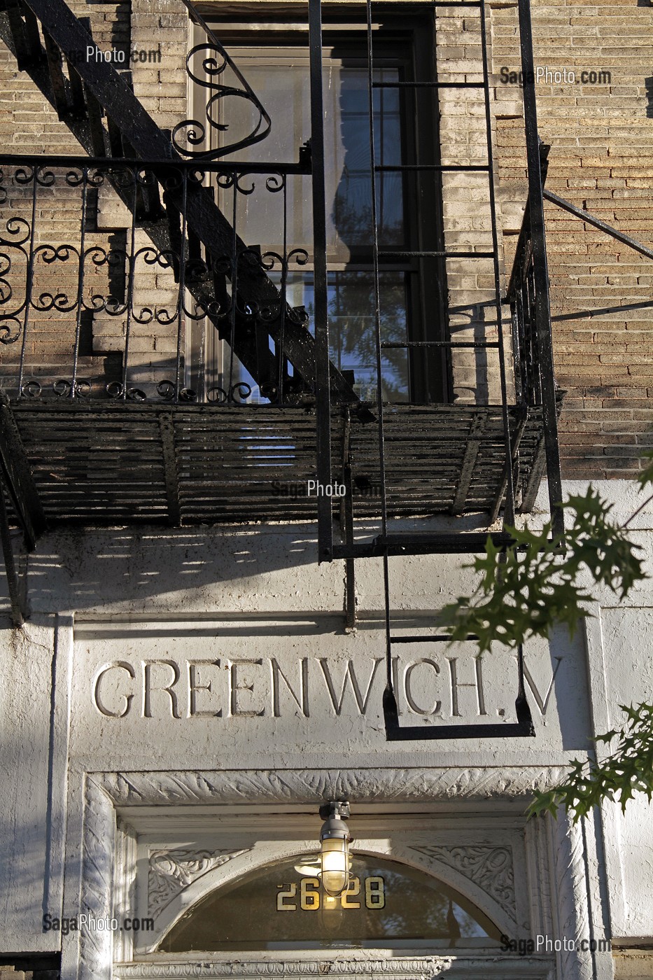 ESCALIERS EXTERIEURS SUR LA FACADE DES IMMEUBLES A ARMATURE METALLIQUE, CAST-IRON BUILDINGS, ARCHITECTURE NEE DE LA REVOLUTION INDUSTRIELLE, GREENWICH VILLAGE, MANHATTAN, NEW YORK CITY, ETAT DE NEW YORK, ETATS-UNIS 