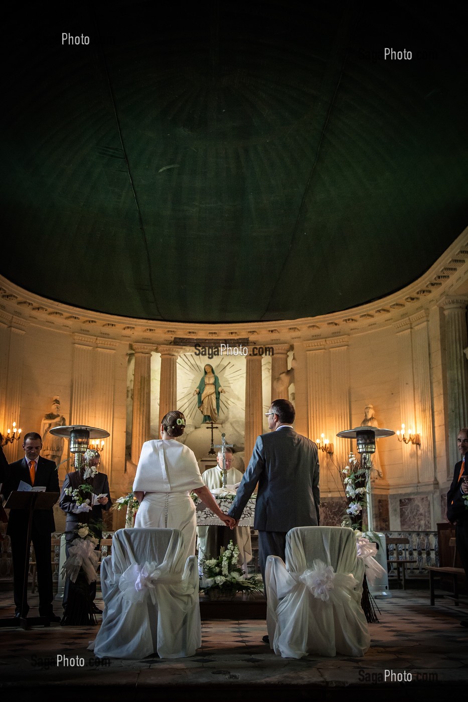 CEREMONIE RELIGIEUSE DE MARIAGE, EGLISE SAINT-JULIEN DE BOIS-NORMAND-PRES-LYRE, EURE (27), FRANCE 