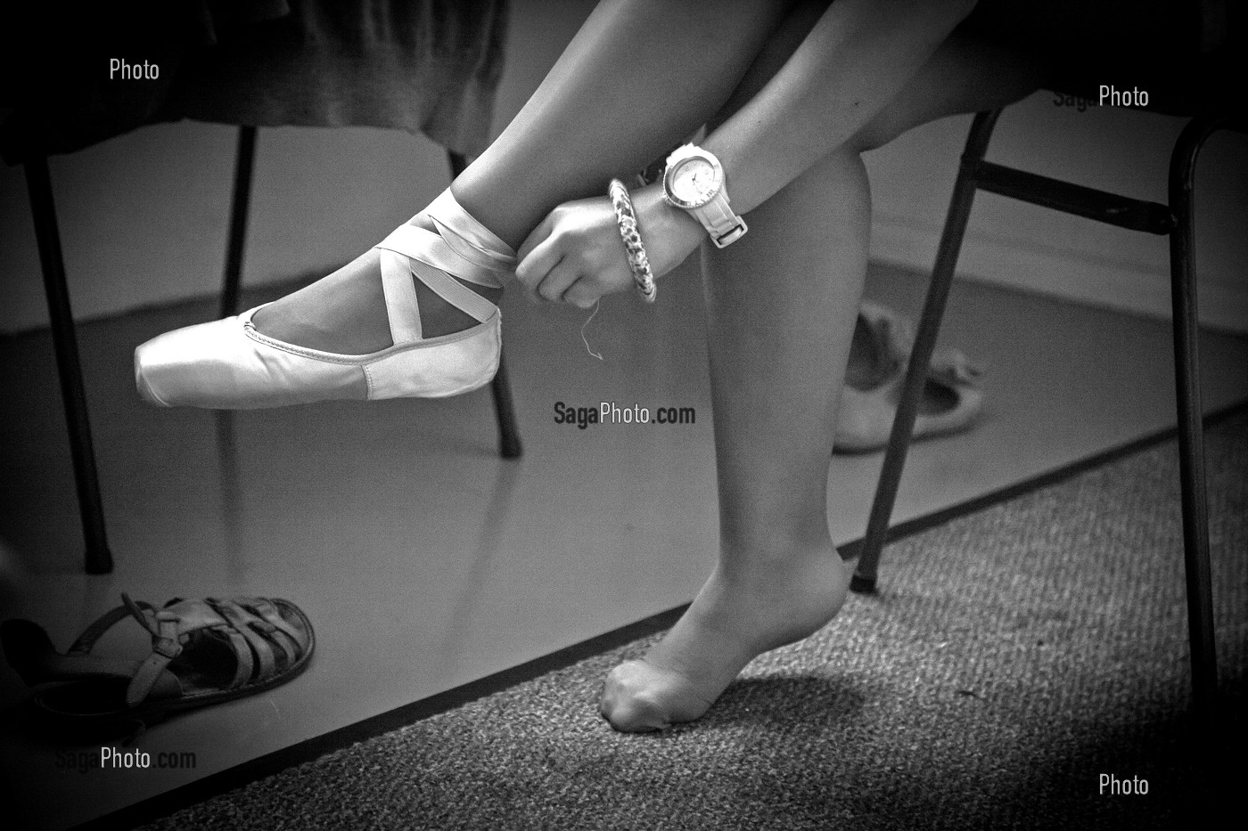 ILLUSTRATION DANSE CLASSIQUE, CHAUSSONS, POINTES DE DANSEUSE CLASSIQUE 