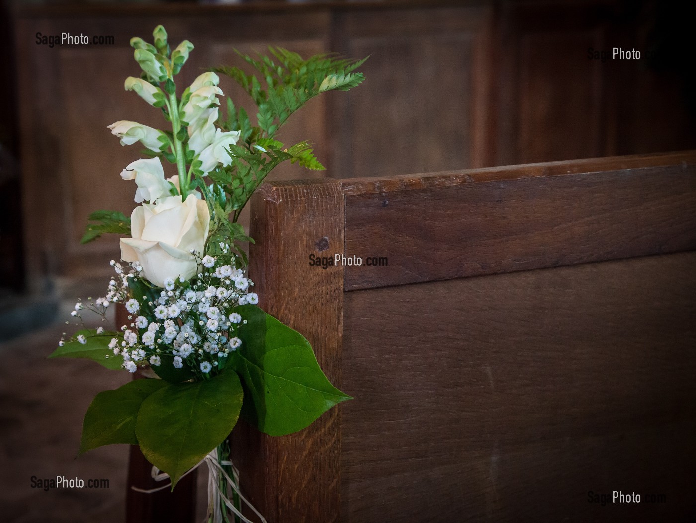 DECORATION EGLISE POUR CEREMONIE RELIGIEUSE DE MARIAGE 