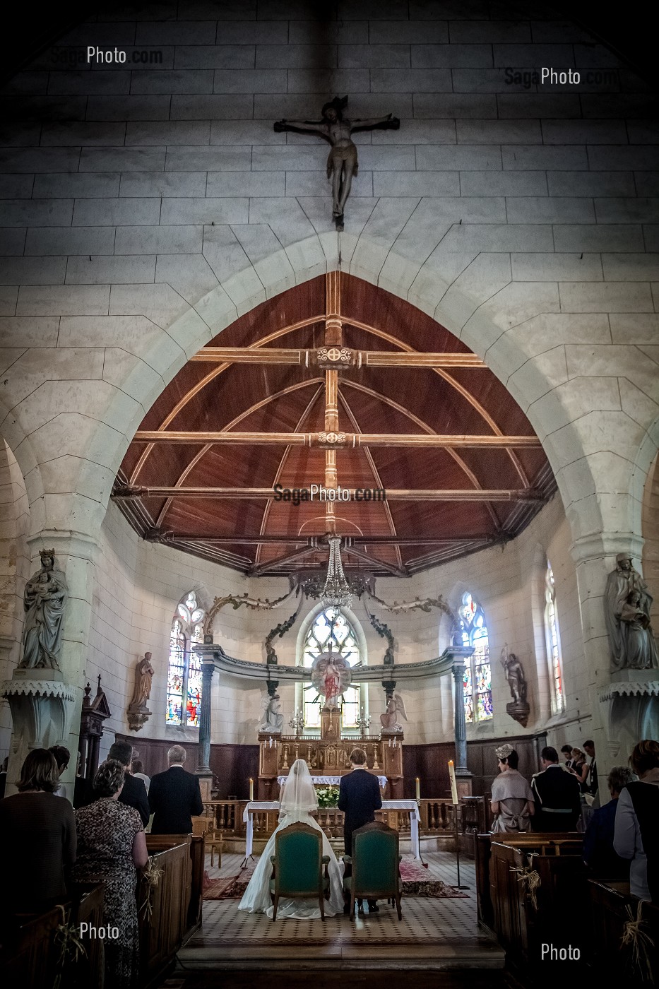 CEREMONIE RELIGIEUSE DE MARIAGE, EGLISE DE BOISSY-LES-PERCHE, EURE ET LOIR (28), FRANCE 