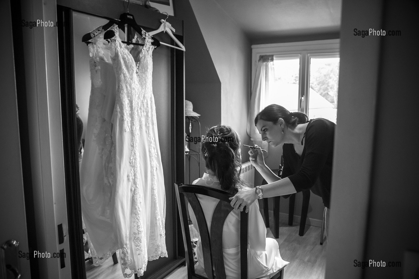 SEANCE DE MAQUILLAGE, PREPARATIFS DE LA MARIEE, REPORTAGE DE MARIAGE 