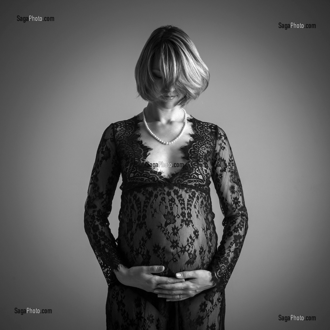 FEMME ENCEINTE, PORTRAIT EN STUDIO 