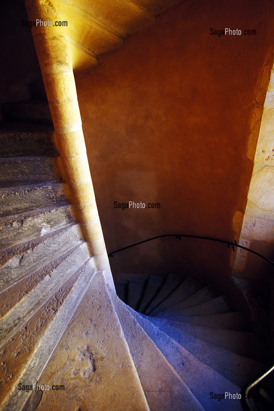  WINDING STAIRS, RUE ST JEAN IN THE OLD TOWN OF LYON, RHONE (69), FRANCE
