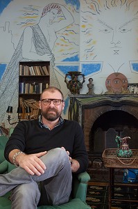PORTRAIT DE ERIC MARTEAU, GARDIEN DE VILLA SANTO SOSPIR DECOREE ENTIEREMENT PAR JEAN COCTEAU, SAINT-JEAN-CAP-FERRAT, ALPES-MARITIMES (06), FRANCE 
