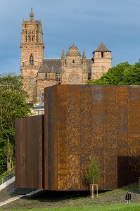 MUSEE SOULAGES, ABRITE LA PLUS GRANDE COLLECTION AU MONDE DE L'ARTISTE, IL A LEGUE A SA VILLE NATALE, PLUS DE 500 OEUVRES, PEINTURES, EAUX-FORTES, SERIGRAPHIES, LITHOGRAPHIES, RODEZ, (12) AVEYRON, MIDI-PYRENEES, FRANCE 