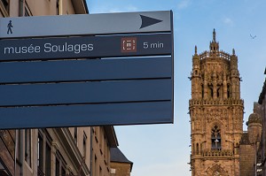 RODEZ, CAPITALE DU ROUERGUE, CATHEDRALE NOTRE-DAME ET LA TOUR FRANCOIS D'ESTAING, (12) AVEYRON, MIDI-PYRENEES, FRANCE 