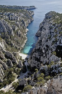 VUE AERIENNE DE LA CALANQUE D'EN VAU, CASSIS, BOUCHES-DU-RHONE (13), FRANCE 