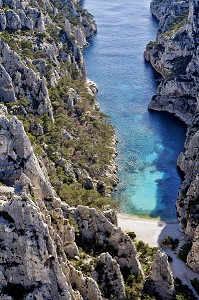 VUE AERIENNE DE LA CALANQUE D'EN VAU, CASSIS, BOUCHES-DU-RHONE (13), FRANCE 