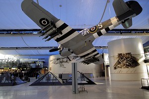 SPITFIRE DE LA ROYAL AIR FORCE, SITE DU DEBARQUEMENT DU 6 JUIN 1944, MEMORIAL DE CAEN, CALVADOS (14), NORMANDIE, FRANCE 