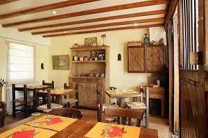 CREPERIE 'LES PIEDS DANS L'HERBE', HONFLEUR, CALVADOS (14), NORMANDIE, FRANCE 