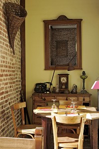 CREPERIE 'LES PIEDS DANS L'HERBE', HONFLEUR, CALVADOS (14), NORMANDIE, FRANCE 