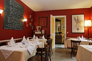 SALLE DE RESTAURANT 'LA FRAICHETTE', HONFLEUR, CALVADOS (14), NORMANDIE, FRANCE 