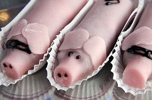 LES PETITS COCHONS, PATISSERIE, SALON DE THE 'CHARLOTTE CORDAY', TROUVILLE-SUR-MER, CALVADOS (14), NORMANDIE, FRANCE 