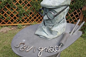 SCULPTURE DE SAVIGNAC PAR BOCQUET, VILLA MONTEBELLO, MUSEE DE TROUVILLE-SUR-MER, CALVADOS (14), NORMANDIE, FRANCE 