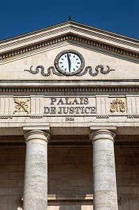 FACADE DU PALAIS DE JUSTICE, ANGOULEME, CHARENTE (16), FRANCE 