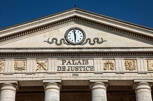 FACADE DU PALAIS DE JUSTICE, ANGOULEME, CHARENTE (16), FRANCE 