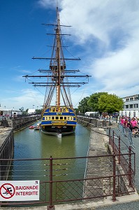 CHANTIER NAVAL DE L'HERMIONE, FREGATE DE LA LIBERTE QUI A PERMIS A LA FAYETTE DE TRAVERSER L'ATLANTIQUE, ANCIEN ARSENAL MARITIME DE ROCHEFORT, CHARENTE-MARITIME (17), FRANCE 