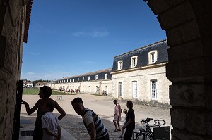 CORDERIE ROYALE, BATIMENT DU 17EME SIECLE ACCUEILLANT AUJOURD'HUI LE CENTRE INTERNATIONAL DE LA MER, ROCHEFORT, CHARENTE-MARITIME (17), FRANCE 