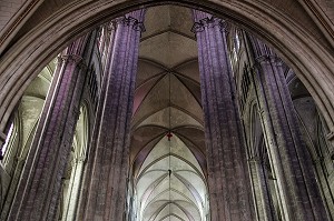 VOUTE DU CHOEUR ET DEAMBULATOIRE, CATHEDRALE, BOURGES, CHER (18), FRANCE 