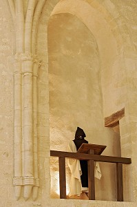 REFECTOIRE DES MOINES, INTERIEUR, ABBAYE DE NOIRLAC, CHER (18), FRANCE 