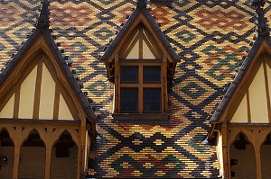 DECORATION SUR LA TOITURE DE L'HOTEL-DIEU DES HOSPICES DE BEAUNE, COTE D'OR (21), FRANCE 