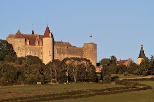 CHATEAU MEDIEVAL DE CHATEAUNEUF-EN-AUXOIS, COTE D’OR (21), BOURGOGNE, FRANCE 