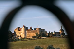 CHATEAU MEDIEVAL DE CHATEAUNEUF-EN-AUXOIS, COTE D’OR (21), BOURGOGNE, FRANCE 