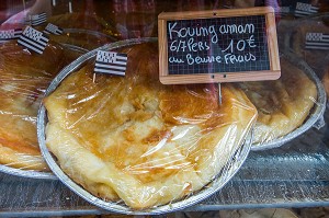 SPECIALITE REGIONALE, GATEAU KOUIGN-AMANN, PATISSERIE AU BEURRE FRAIS, PLENEUF VAL ANDRE,  (22) COTES-D’ARMOR, BRETAGNE, FRANCE 