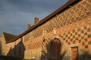 LE PRIEURE DE CHAISE-DIEU-DU-THEIL EDIFIE AU MOYEN-AGE, CHAISE-DIEU-DU-THEIL, EURE (27), FRANCE 