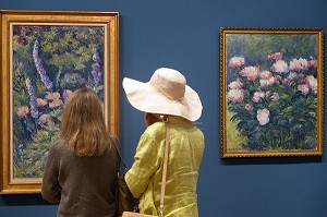 TABLEAU 'LUPINS ET PAVOTS' A DROITE ET 'PIVOINES' A GAUCHE DE BLANCHE HOSCHEDE-MONET (FILLE DE CLAUDE MONET), EXPOSITION PERMANENTE, MUSEE DES IMPRESSIONNISMES, GIVERNY, EURE (27), NORMANDIE, FRANCE 