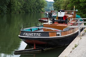 PENICHE LA FAUVETTE DU MUSEE DE LA BATELLERIE A POSES, EURE (27), NORMANDIE, FRANCE 