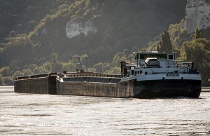 PENICHE, NAVIGATION FLUVIALE SUR LA SEINE, LES ANDELYS, EURE (27), NORMANDIE, FRANCE 
