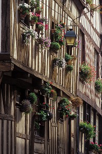 RUE DES ECUYERS, FACADES XV EME SIECLE, CHARTRES, EURE-ET-LOIR (28), FRANCE 