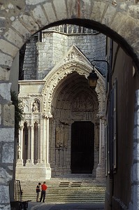 RUE SAINT-YVES, PORTAIL NORD, CATHEDRALE DE CHARTRES, EURE-ET-LOIR (28), FRANCE 