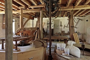 LE MOULIN A FARINE, CHAMBRE D'HOTES DU MOULIN DE LONCEUX, OINVILLE-SOUS-AUNEAU, EURE-ET-LOIR (28), FRANCE 