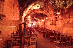 CRYPTE INTERIEURE DE LA CATHEDRALE DE CHARTRES, EURE-ET-LOIR (28), FRANCE 