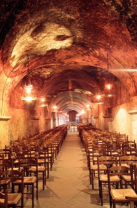 CRYPTE INTERIEURE DE LA CATHEDRALE DE CHARTRES, EURE-ET-LOIR (28), FRANCE 