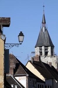 CLOCHER DE L'EGLISE SAINT-JACQUES, ILLIERS-COMBRAY, VILLAGE IDEAL DE L'ENFANCE DE L'ECRIVAIN MARCEL PROUST DANS SON ROMAN - A LA RECHERCHE DU TEMPS PERDU -, EURE-ET-LOIR (28), FRANCE 