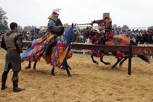 TOURNOI DE CHEVALIERS, RECONSTITUTION HISTORIQUE DE L'EPOQUE RENAISSANCE, CHATEAU D'ANET, 29 MAI 2010, EURE-ET-LOIR, FRANCE 