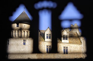 TOUR D'ENCEINTE ET FACADE DU CHATEAU DE NOGENT-LE-ROTROU, EURE-ET-LOIR (28), FRANCE 