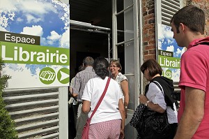ENTREE DE LA LIBRAIRIE, FETE DES LIVRES, LA FERTE-VIDAME, EURE-ET-LOIR, FRANCE 