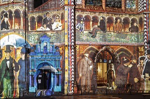 FACADE ECLAIREE DE L'EGLISE SAINT-AIGNAN, FESTIVAL CHARTRES EN LUMIERES, EURE-ET-LOIR (28), FRANCE 