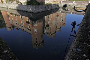 DOUVES DU CHATEAU DE VILLEBON, DERNIERE DEMEURE DU DUC DE SULLY MORT EN 1641, VILLEBON, EURE-ET-LOIR (28), FRANCE 