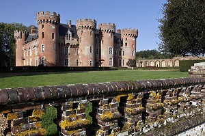 FACADE PRINCIPALE DU CHATEAU DE VILLEBON, DERNIERE DEMEURE DU DUC DE SULLY MORT EN 1641, VILLEBON, EURE-ET-LOIR (28), FRANCE 