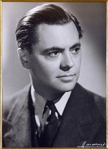 PORTRAIT DE JEAN MOULIN (20 JUIN 1899, 8 JUILLET 1943) PHOTOGRAPHIE PAR LE STUDIO HARCOURT, HEROS DE LA RESISTANCE, PREFECTURE DE CHARTRES, EURE-ET-LOIR (28), FRANCE MENTION OBLIGATOIRE: COLLECTION PREFECTURE D'EURE-ET-LOIR 