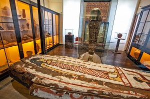 SARCOPHAGES DANS LA SALLE CONSACREE A L'ART EGYPTIEN, MUSEE DES BEAUX-ARTS ET D'HISTOIRE NATURELLE DE CHATEAUDUN, EURE-ET-LOIR (28), FRANCE 