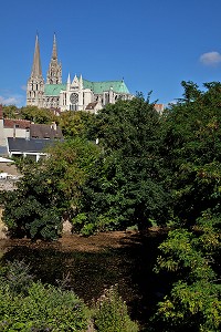 QUARTIER DE LA BASSE VILLE, EURE ET CATHEDRALE DE CHARTRES, FRANCE 